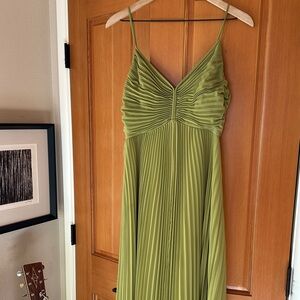 Diane Von Furstenberg Green Pleated Maxi Dress - never worn womens size 10